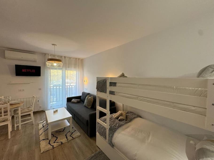 Modern Loft In Pas De La Casa, Wifi, Pas de la Case